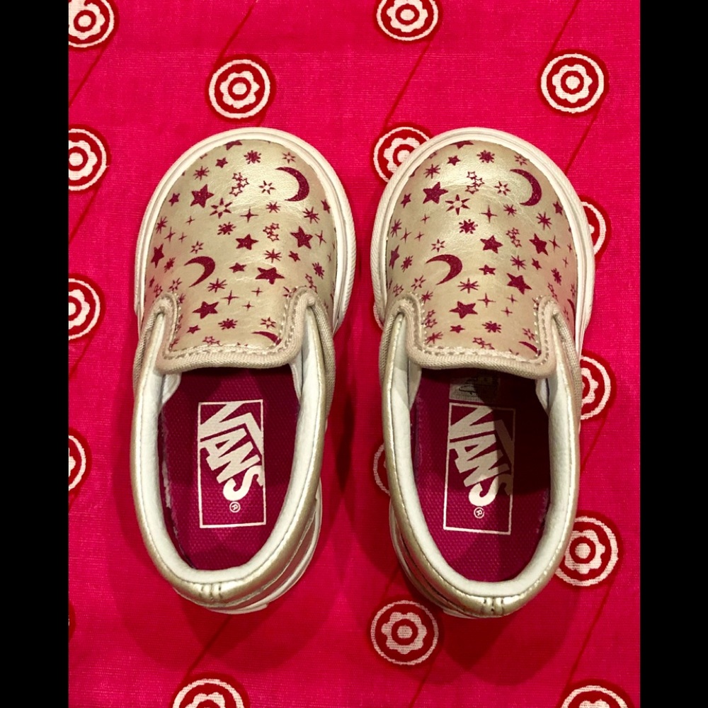 Vans Silver w/Pink Stars + Moons Sneakers. Sz 5T⚡️